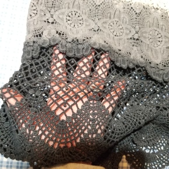 AMERICAN Eagle tricolor fading lace overlay tank - Picture 2 of 5